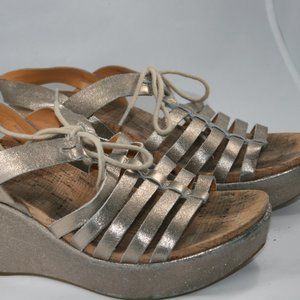Kork Ease Metallic Gold  Wedge Sandals Sz 9